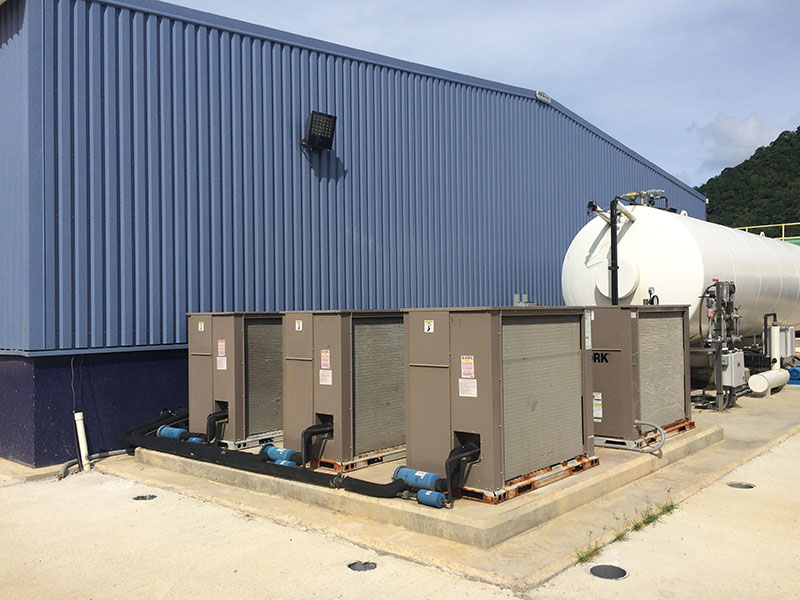 Unidades condensadoras en la planta de tratamiento de agua