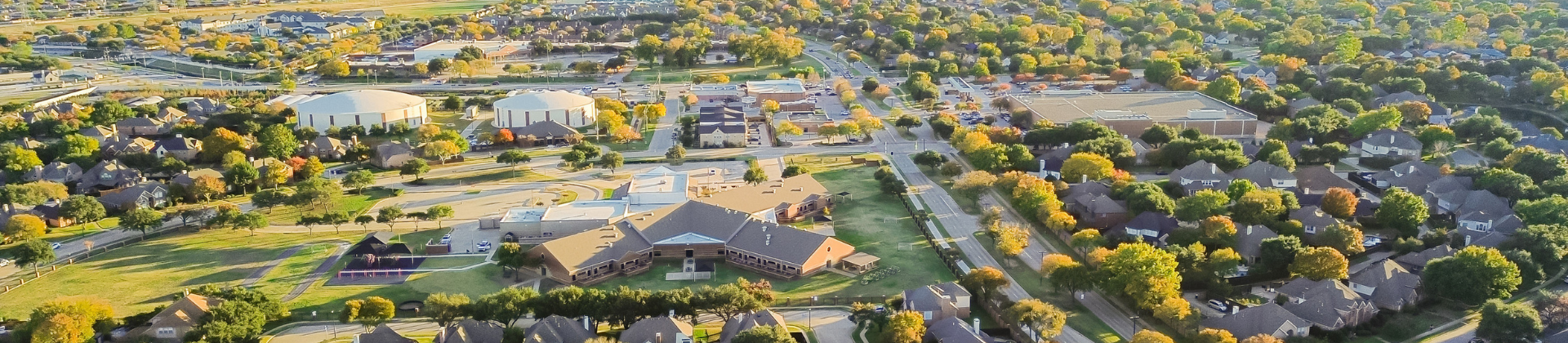 Pueblo pequeño en Los Colinas, Texas